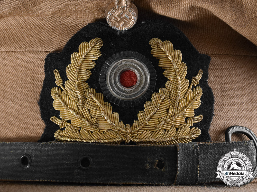 germany._a_kriegsmarine_nco’s_tropical_visor_cap_with_a_photograph_of_the_cap_being_worn_m18-2218