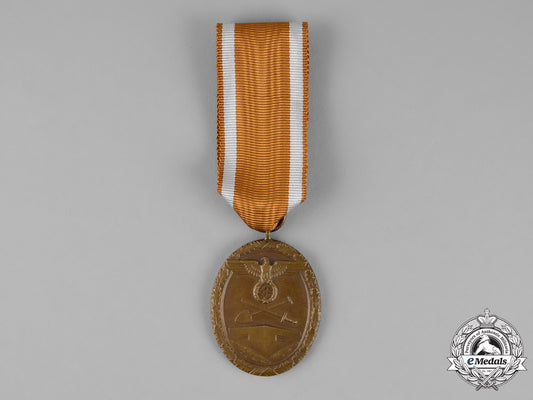 germany._a_west_wall_medal_m18-2245
