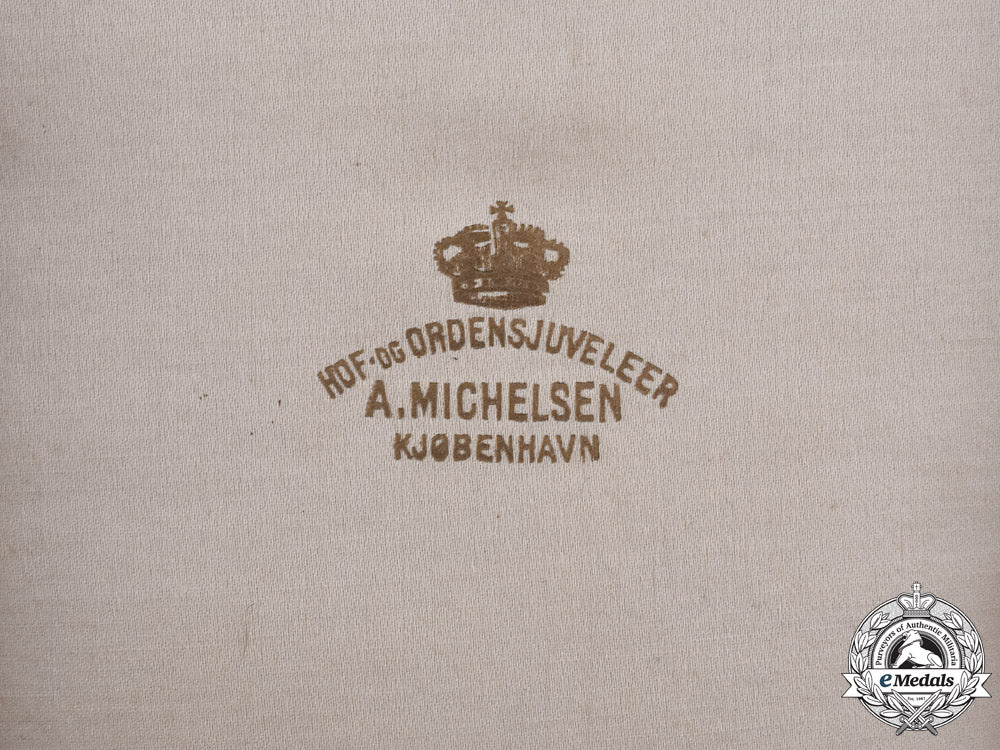 denmark,_kingdom._an_order_of_dannebrog_in_gold,1_st_class_grand_cross,_by_a.michelsen,_c.1912_m18-2300_1