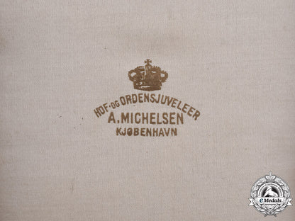 denmark,_kingdom._an_order_of_dannebrog_in_gold,1_st_class_grand_cross,_by_a.michelsen,_c.1912_m18-2300_1