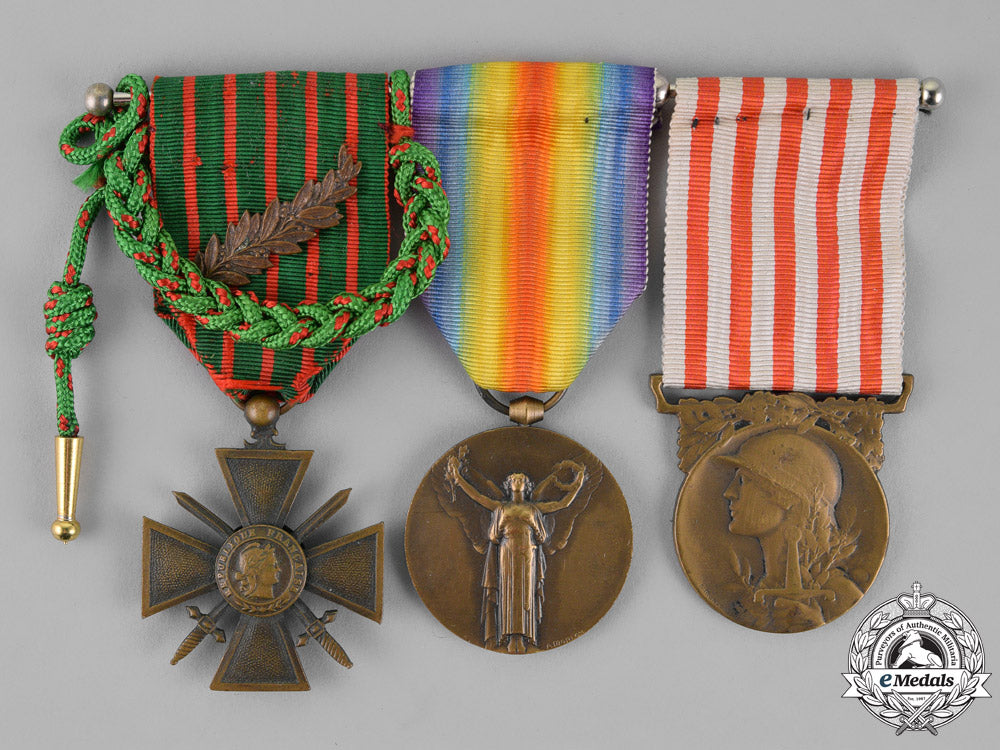 france,_republic._a_first_war_group_of_three_m18-2355_1