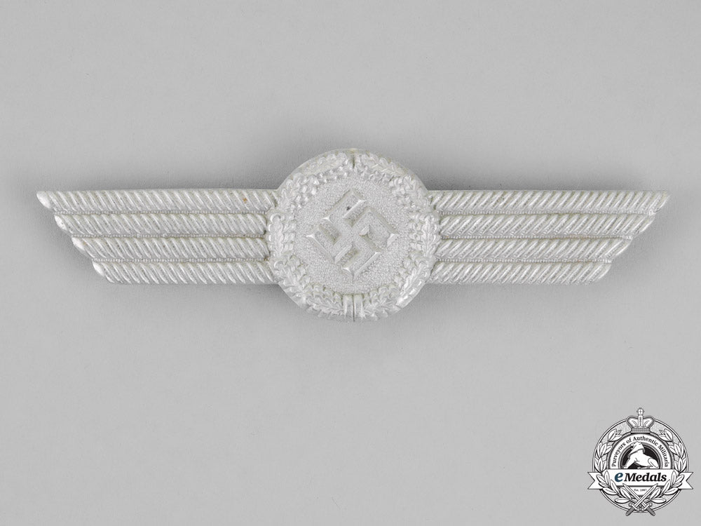 germany._a_set_of_luftwaffe_civil_employee_visor_insignia_m18-2554_1