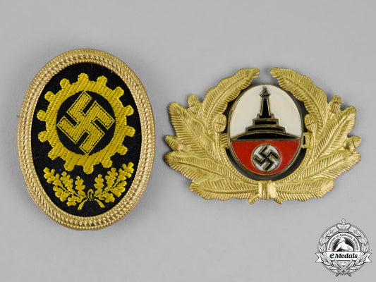 germany._two_third_reich_period_insignia_m18-2586