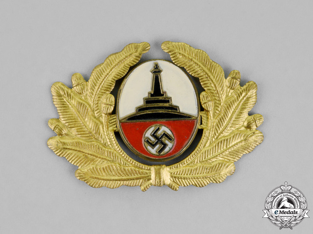 germany._two_third_reich_period_insignia_m18-2590