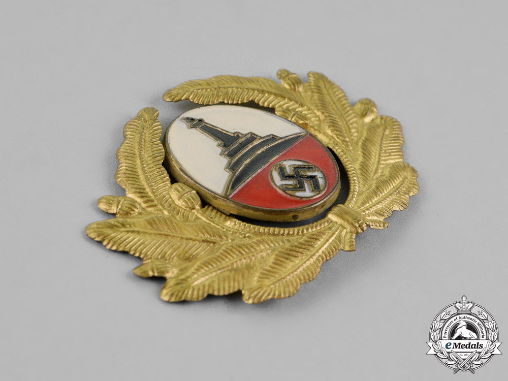 germany._two_third_reich_period_insignia_m18-2592