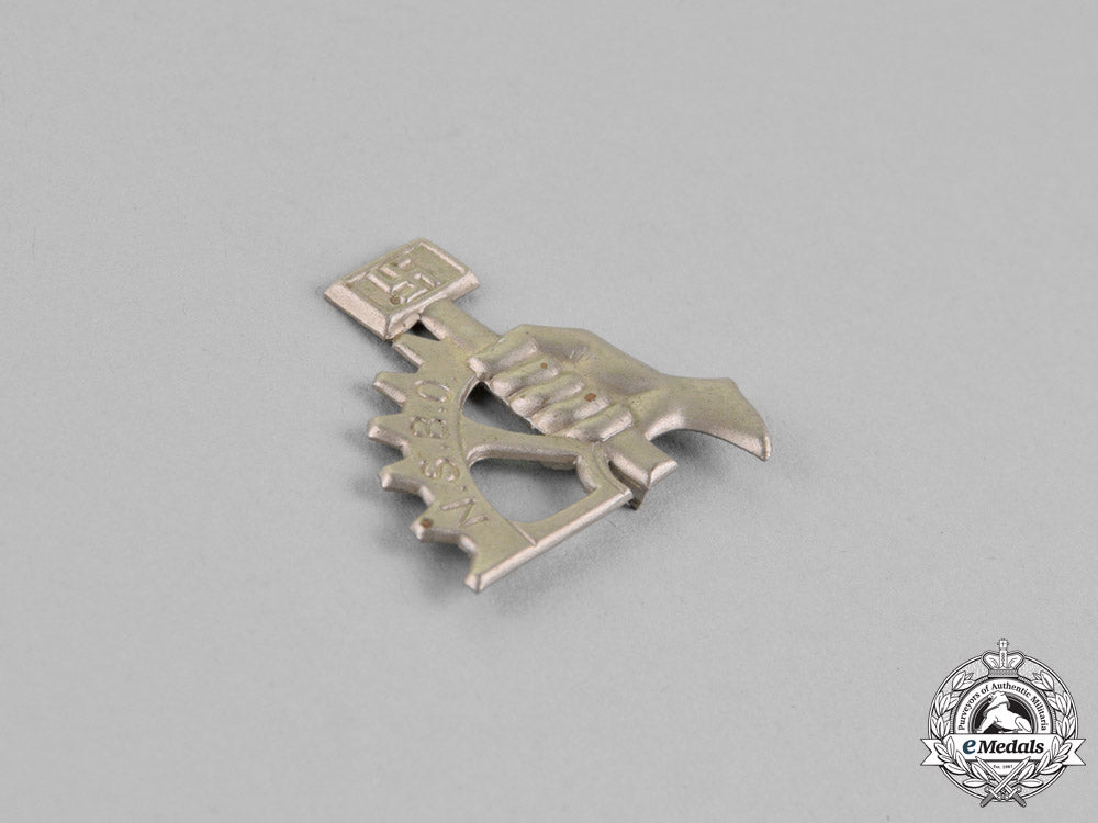 germany._three_third_reich_period_insignia_m18-2599