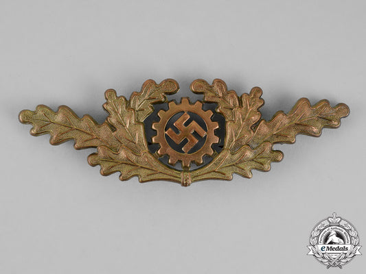 germany._a_daf(_deutsche_arbeitsfront/_german_labour_front)_werkscharführer_visor_insignia_m18-2673