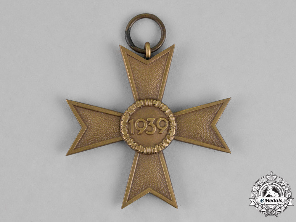 germany._a_war_merit_cross_second_class_without_swords_by_deschler&_sohn_m18-2742