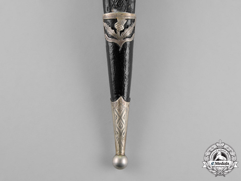 united_kingdom._a_late19_th_century_child's_dirk,_c.1890_m18-2892