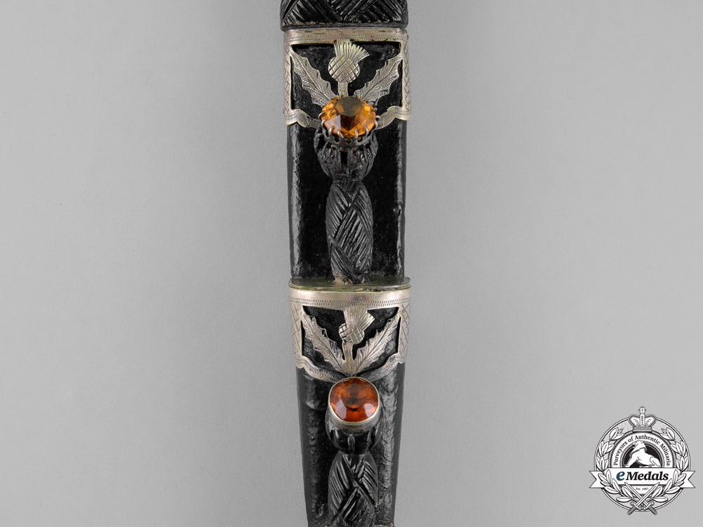 united_kingdom._a_late19_th_century_child's_dirk,_c.1890_m18-2893