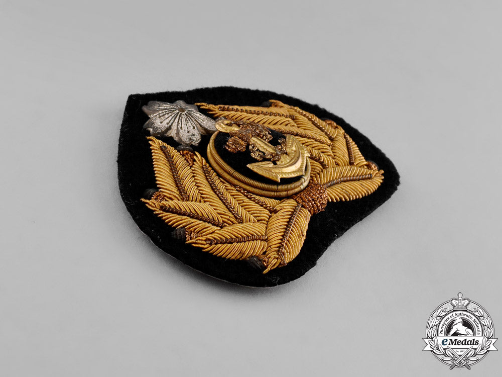 japan._a_naval_officer's_cap_badge,_c.1940_m18-2958_1
