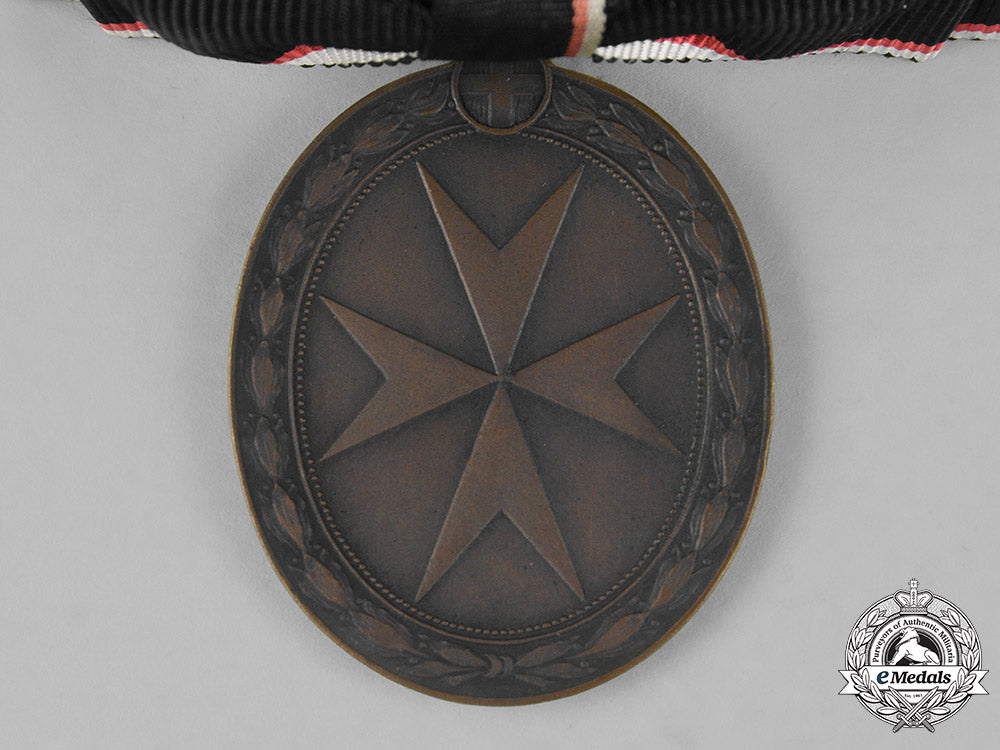 austria,_empire._an_order_of_the_knight’s_of_malta,_bronze_merit_medal,_with_wd_for_ladies_m181_2041