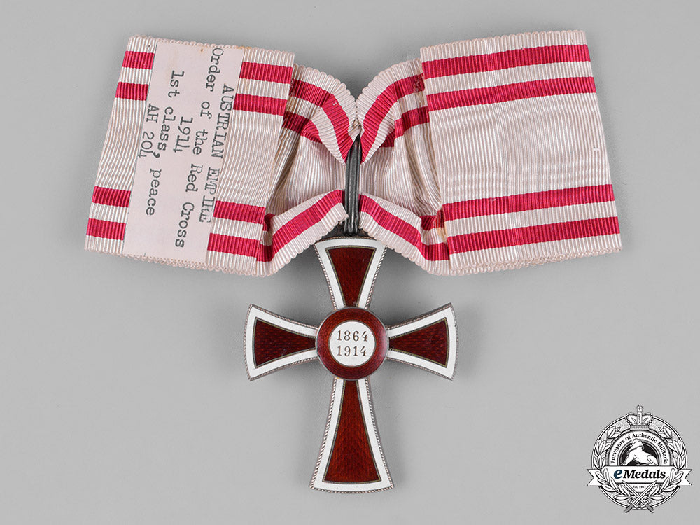austria,_empire._an_honour_decoration_of_the_red_cross,_first_class,_c.1914_m181_2289