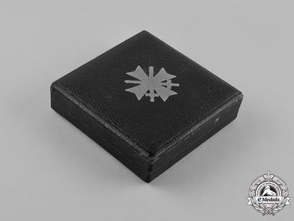 germany,_wehrmacht._a_mint_cased_war_merit_cross_first_class_with_swords,_by_deschler&_sohn_m181_2510