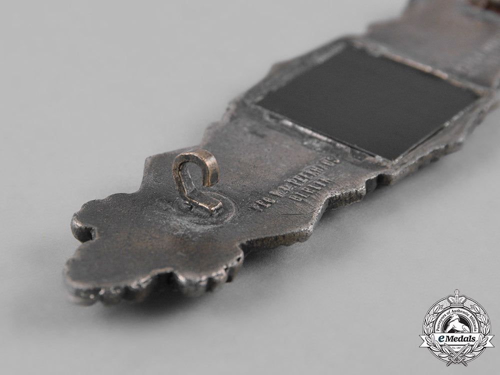 germany,_wehrmacht._a_wehrmacht_close_combat_clasp,_silver_grade,_by_c._e._juncker,_type1.13.1_m181_2543