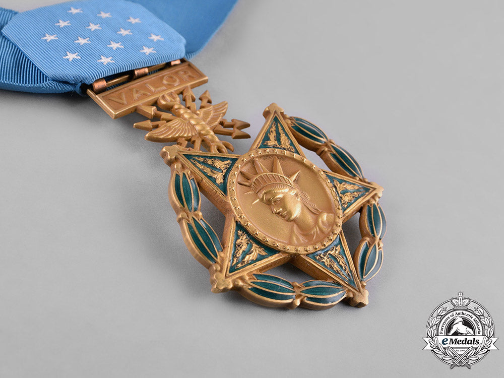 united_states._an_air_force_medal_of_honor,1960_m181_2716