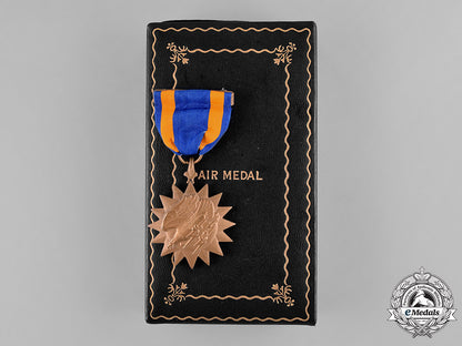 united_states._an_air_medal_to_aviation_radioman_i_class_bradley_elton_hunter,_united_states_naval_reserve_m181_2778
