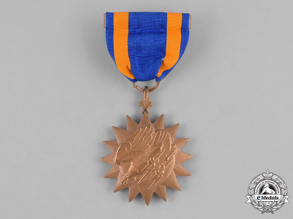 united_states._an_air_medal_to_aviation_radioman_i_class_bradley_elton_hunter,_united_states_naval_reserve_m181_2779