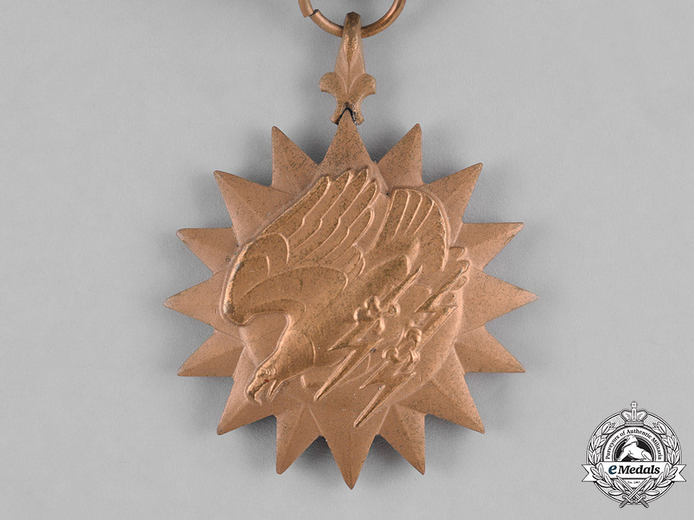 united_states._an_air_medal_to_aviation_radioman_i_class_bradley_elton_hunter,_united_states_naval_reserve_m181_2781