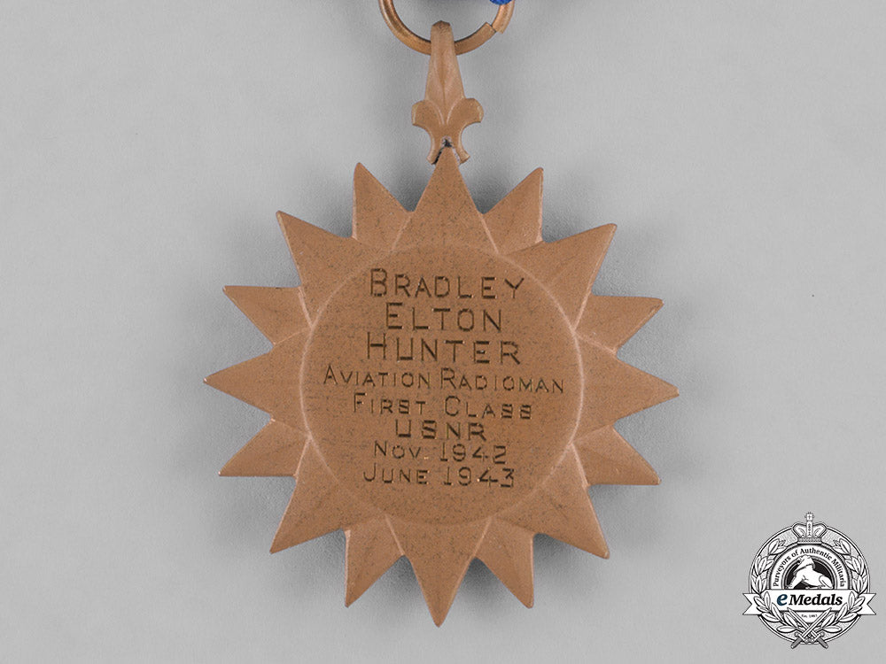 united_states._an_air_medal_to_aviation_radioman_i_class_bradley_elton_hunter,_united_states_naval_reserve_m181_2782