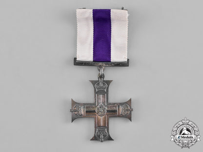 united_kingdom._a_gv_military_cross_with_original_case_of_issue_m181_3137