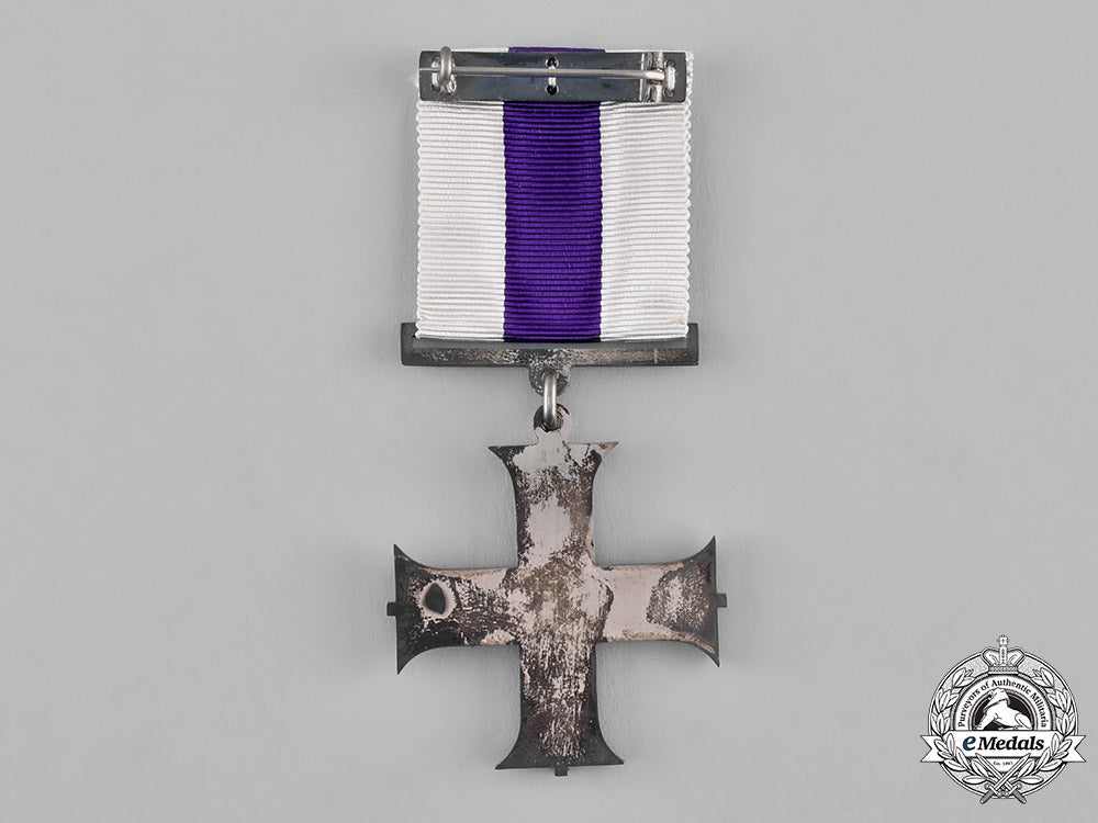 united_kingdom._a_gv_military_cross_with_original_case_of_issue_m181_3138