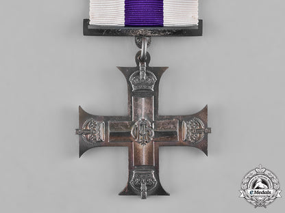 united_kingdom._a_gv_military_cross_with_original_case_of_issue_m181_3139