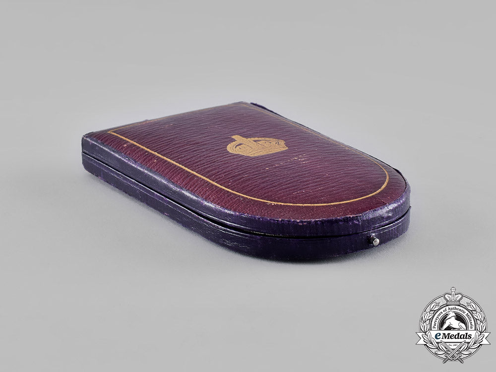 united_kingdom._a_gv_military_cross_with_original_case_of_issue_m181_3141