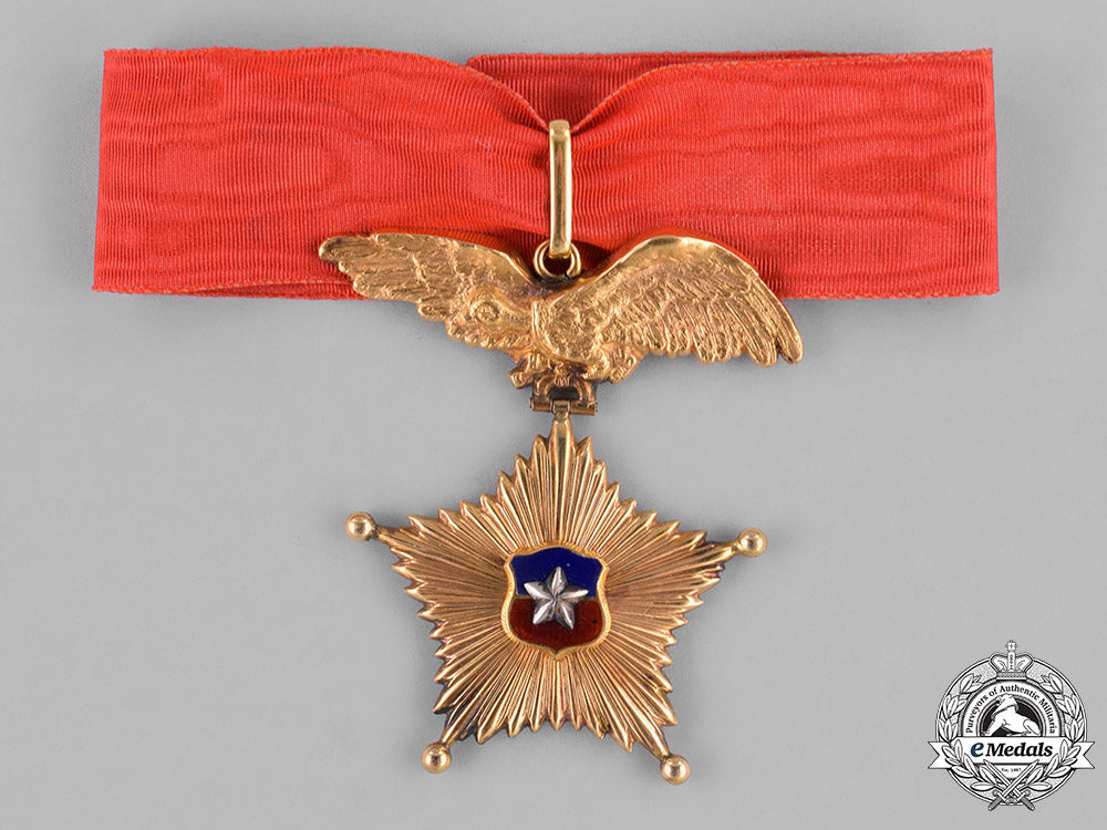 chile,_republic._a_star_of_military_merit_for_long_service_in_gold,_armed_forces_division,_commander_c.1950_m181_3208