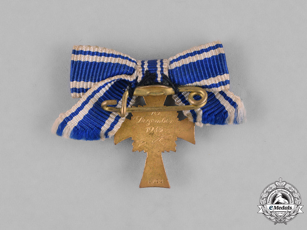 germany,_third_reich._a_cased_gold_grade_cross_of_honour_of_the_german_mother_by_friedrich_linden,_lüdenscheid_m181_3375