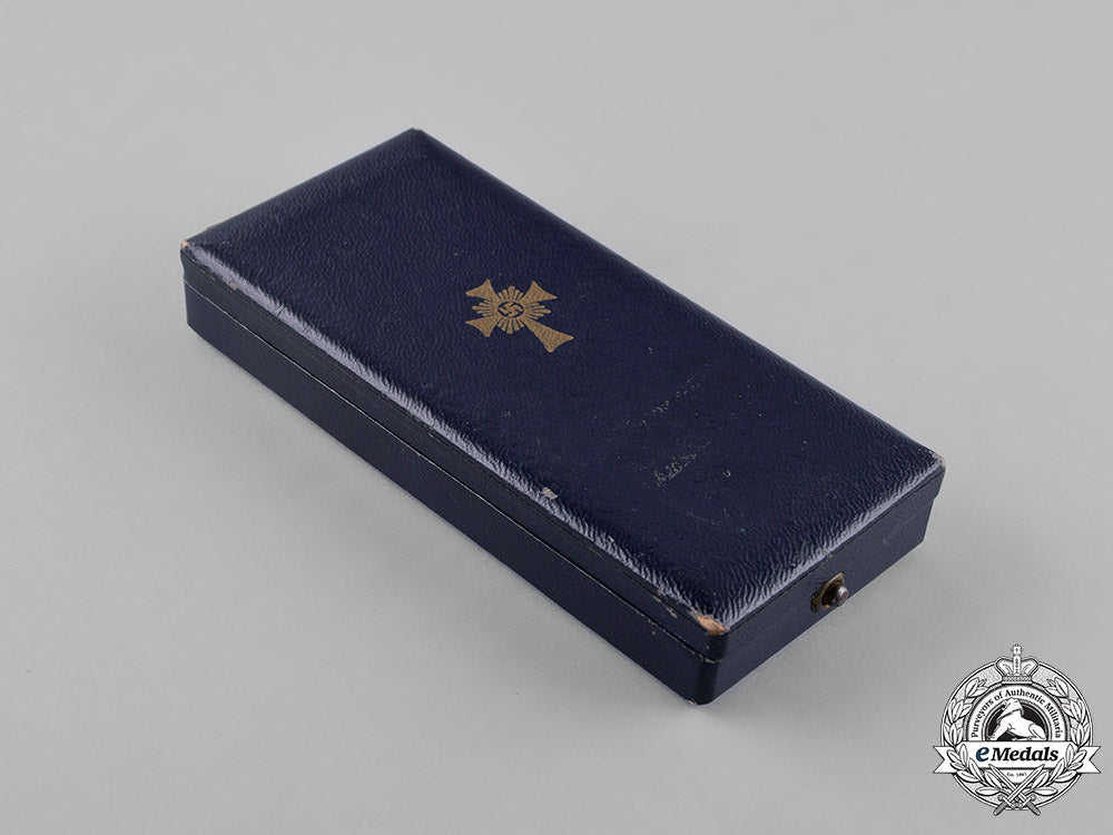 germany,_third_reich._a_cased_gold_grade_cross_of_honour_of_the_german_mother_by_friedrich_linden,_lüdenscheid_m181_3377