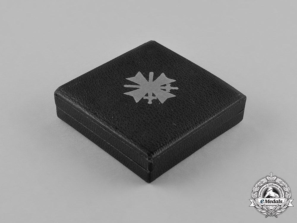 germany,_wehrmacht._a_cased_war_merit_cross,_first_class_with_swords,_by_deschler&_sohn_m181_3419