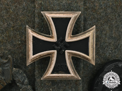 germany,_waffen-_ss._a_ss-_standarte“_der_führer”_obersturmfüher_rank_tunic_m181_3443