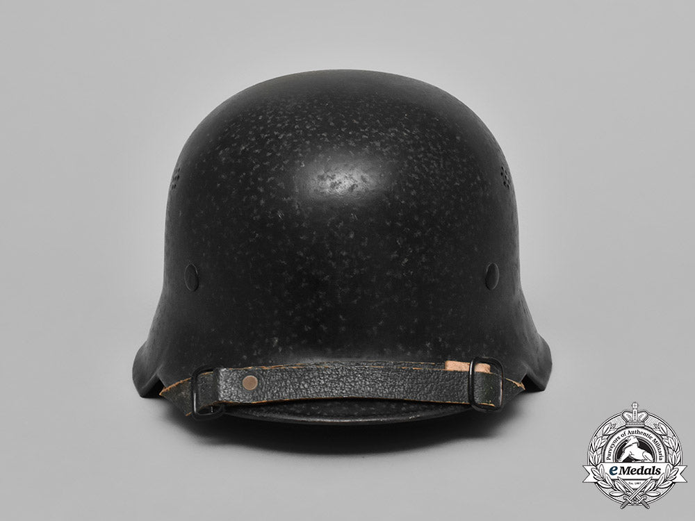 germany,_civic_police._a_civic_police(_polizei)_steel_helmet_m181_3664