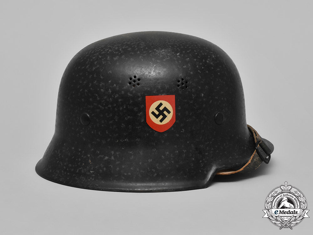 germany,_civic_police._a_civic_police(_polizei)_steel_helmet_m181_3665