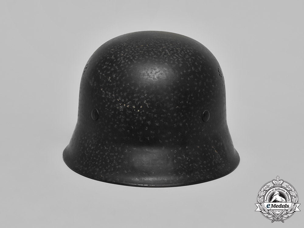 germany,_civic_police._a_civic_police(_polizei)_steel_helmet_m181_3666