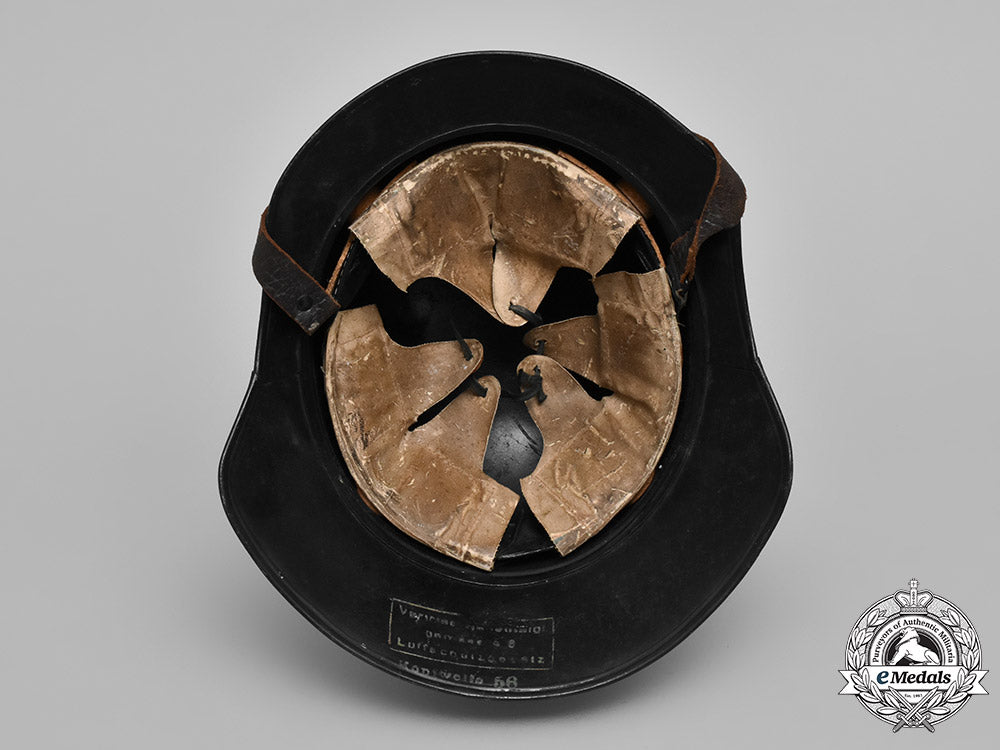germany,_luftschutz._an_air_raid_protection“_gladiator”_helmet,_c.1939_m181_3697