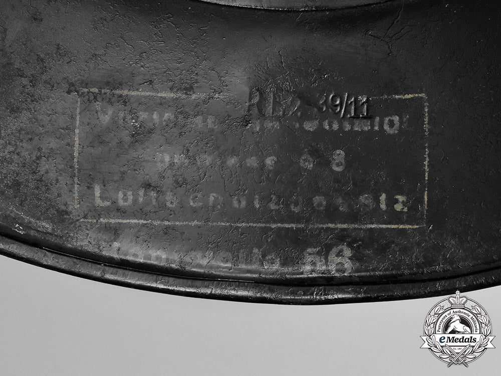 germany,_luftschutz._an_air_raid_protection“_gladiator”_helmet,_c.1939_m181_3698