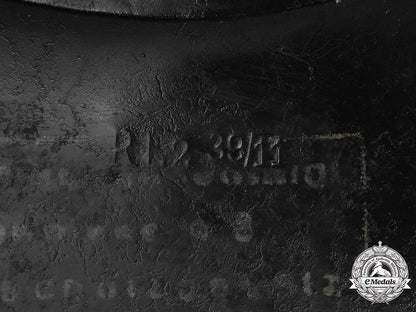 germany,_luftschutz._an_air_raid_protection“_gladiator”_helmet,_c.1939_m181_3699