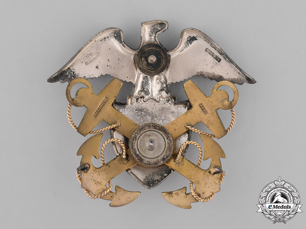 united_states._a_navy_officer's_cap_badge,_c.1940_m181_3949