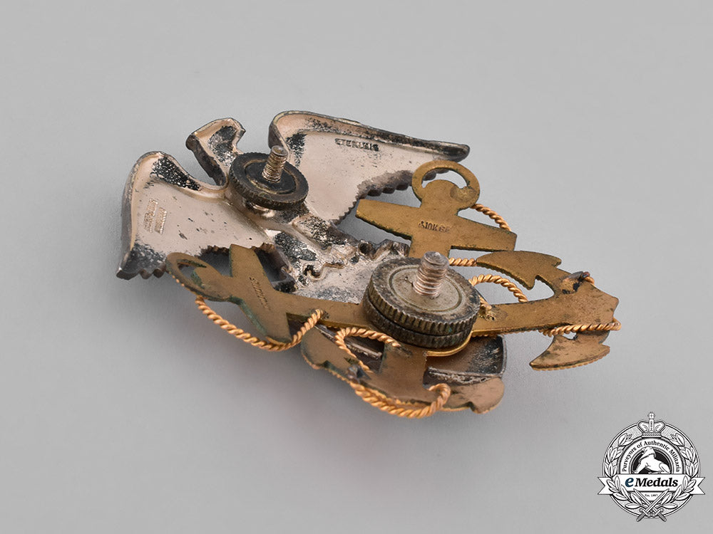 united_states._a_navy_officer's_cap_badge,_c.1940_m181_3950