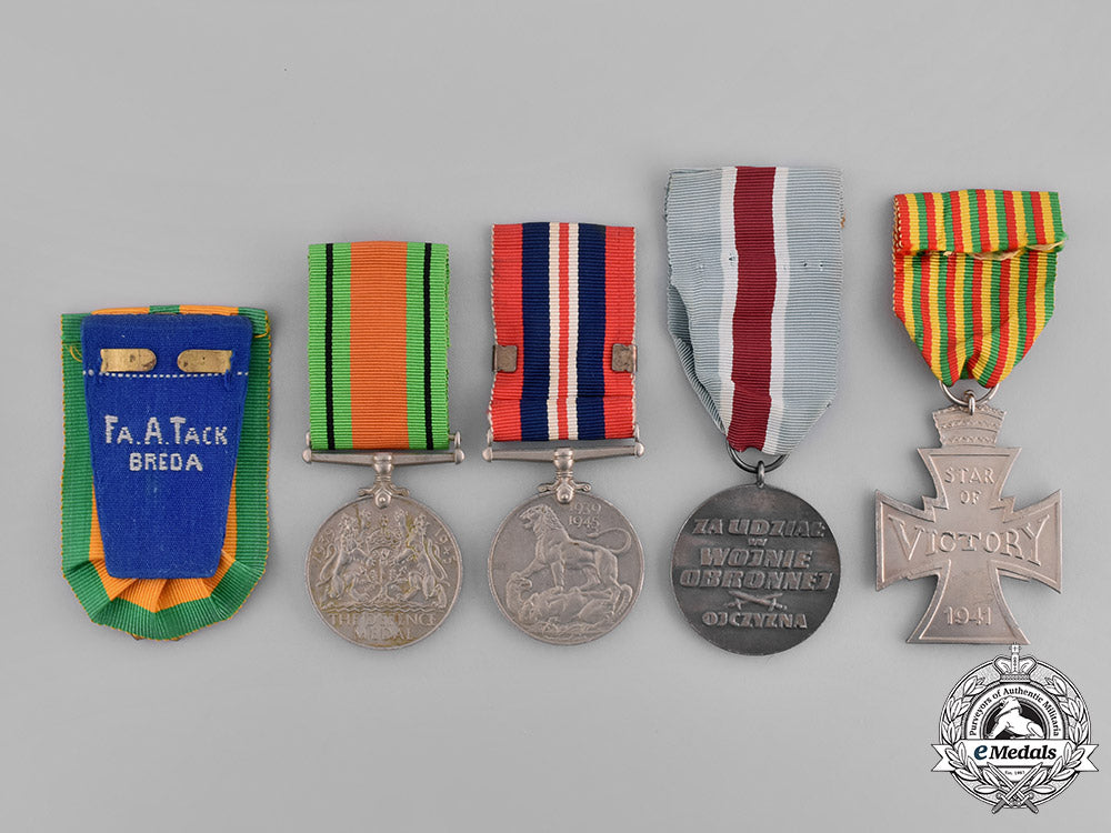 international._a_lot_of_five_second_war_medals_m181_4003