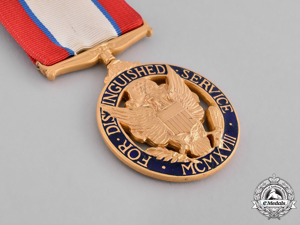 united_states._a_lot_of_six_awards_m181_4031