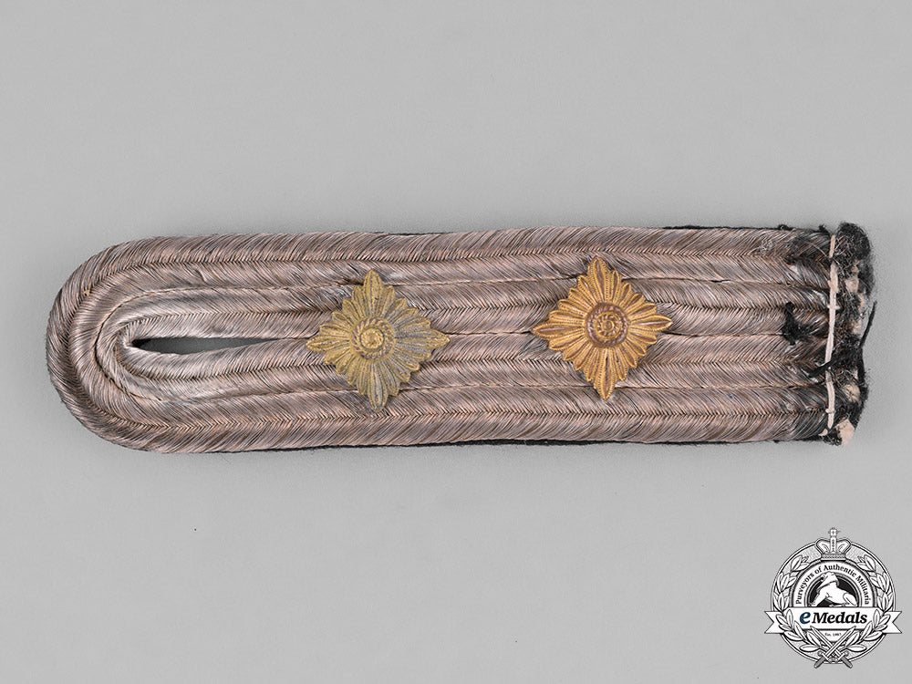 germany,_heer._a_single_infantry_hauptmann’s_shoulder_board_m181_4237