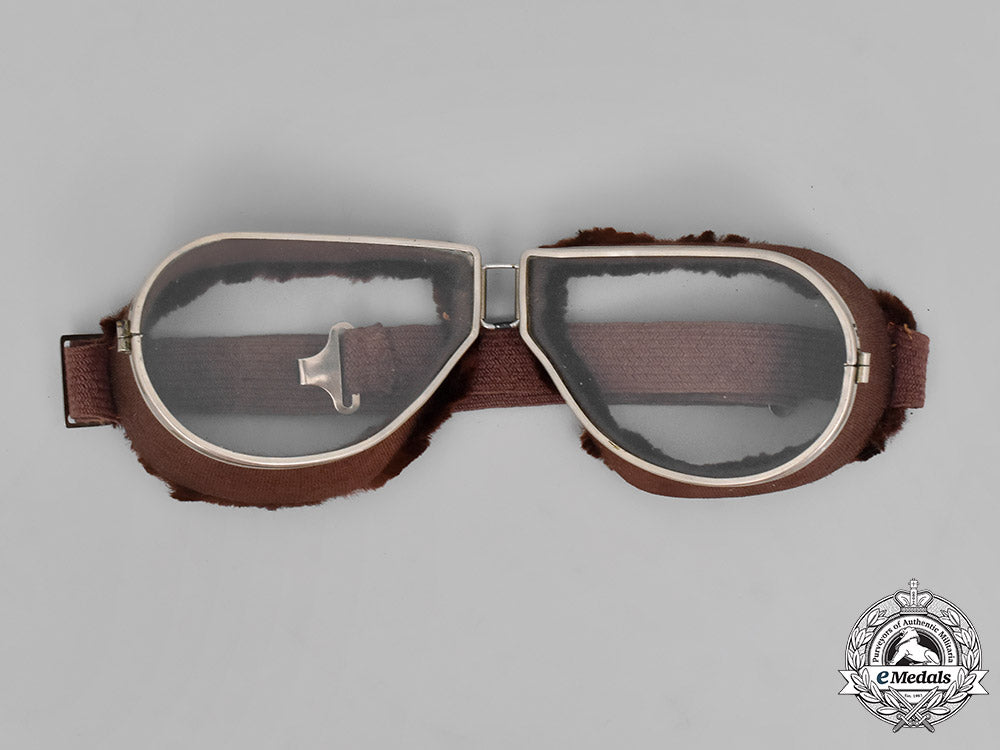 germany,_luftwaffe._a_ww1_prussian_pilot's_helmet_with_goggles_m181_4375