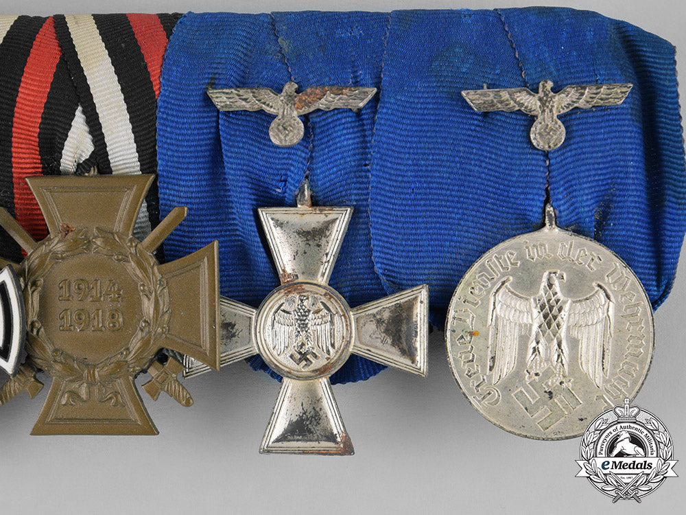 prussia,_state._a_medal_bar_with_a_houseorder_of_hohenzollern,_with_its_matching_ribbon_bar_m181_4593