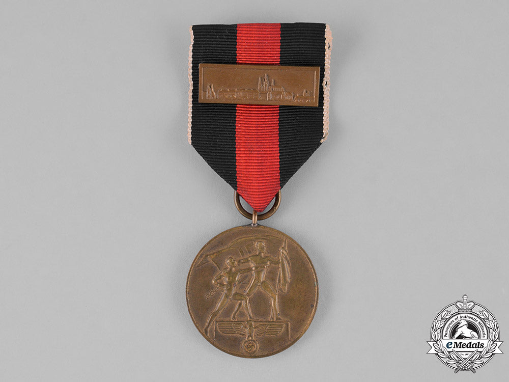 germany,_third_reich._a_sudetenland_medal_with_clasp_and_case_m181_4641