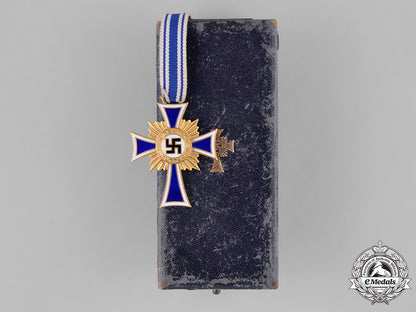 germany._third_reich._a_cased_cross_of_honour_of_the_german_mother,_gold_grade,_by_walter&_hanlein_m181_5088_1