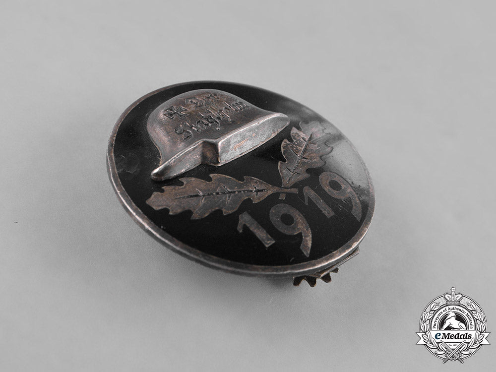 germany,_weimar_republic._an_extremely_early1919“_der_stahlhelm”_membership_badge,_no.44_m181_5127