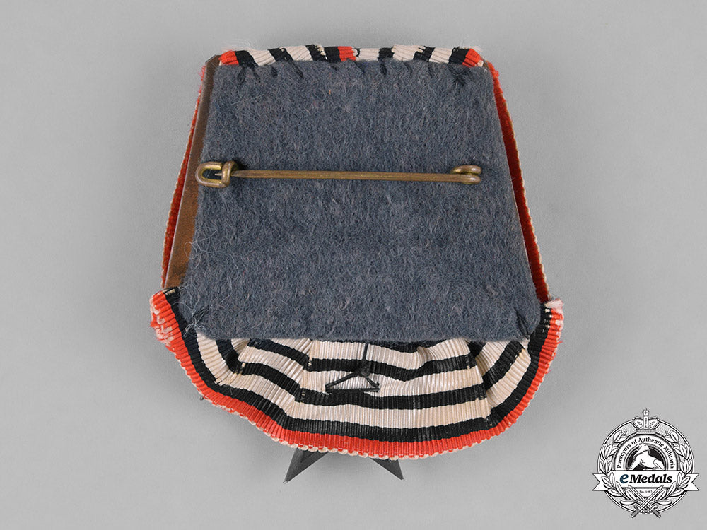 prussia,_state._a_merit_cross_for_war_aid,_mounted_m181_5137